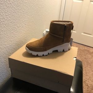 UGG Palomar Sneaker/Boots